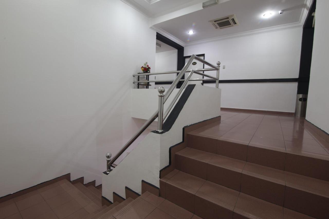 G City Hotel Teluk Intan Extérieur photo
