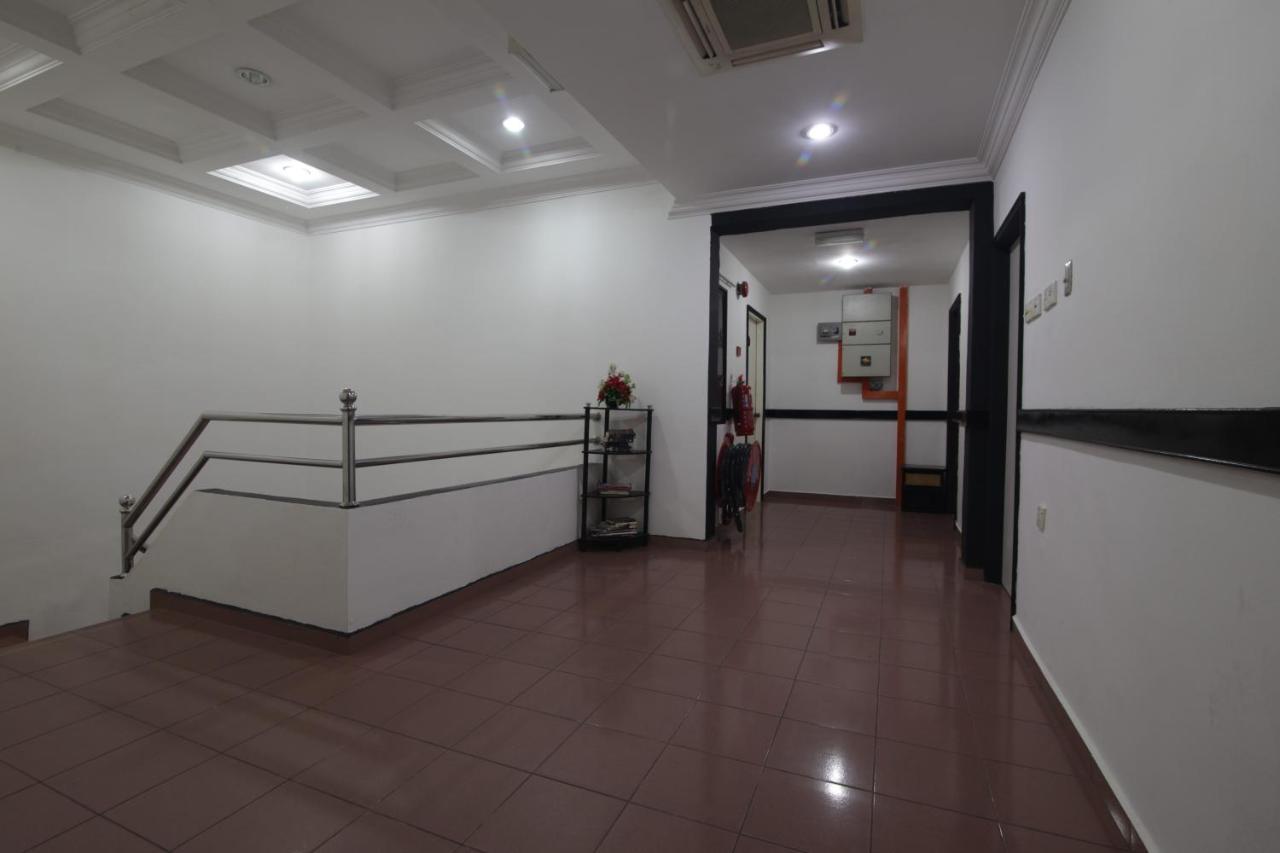 G City Hotel Teluk Intan Extérieur photo