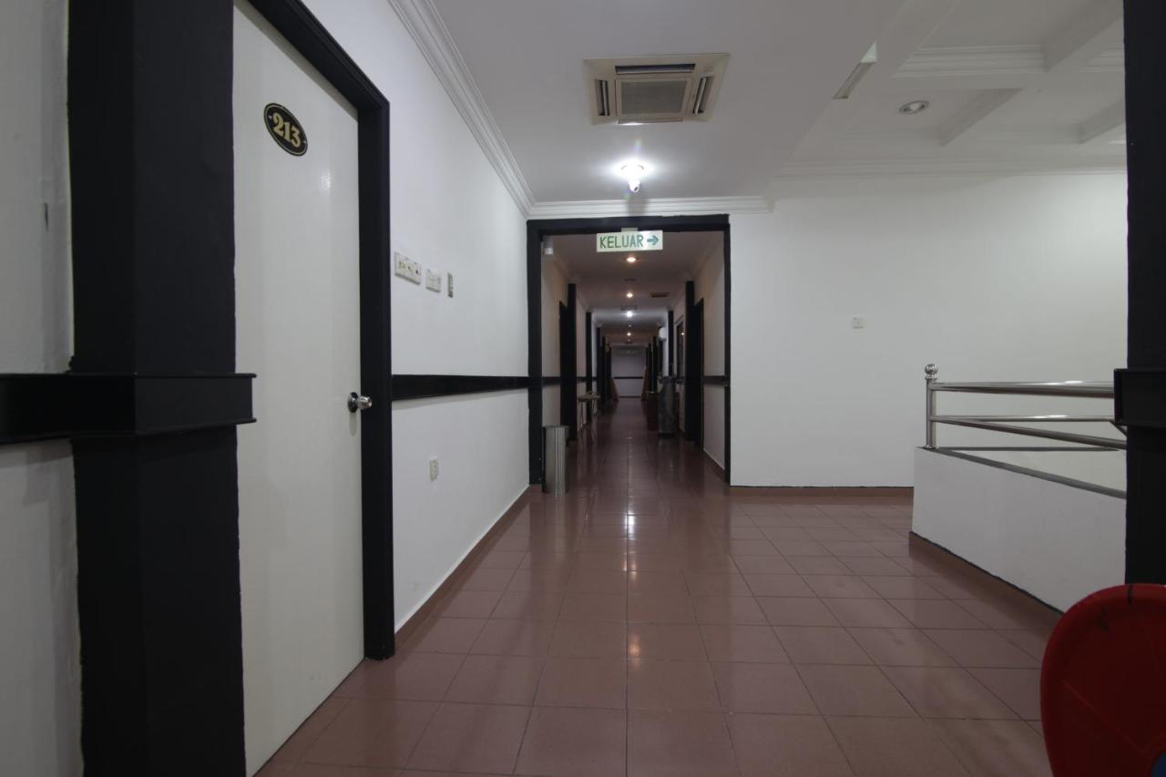 G City Hotel Teluk Intan Extérieur photo