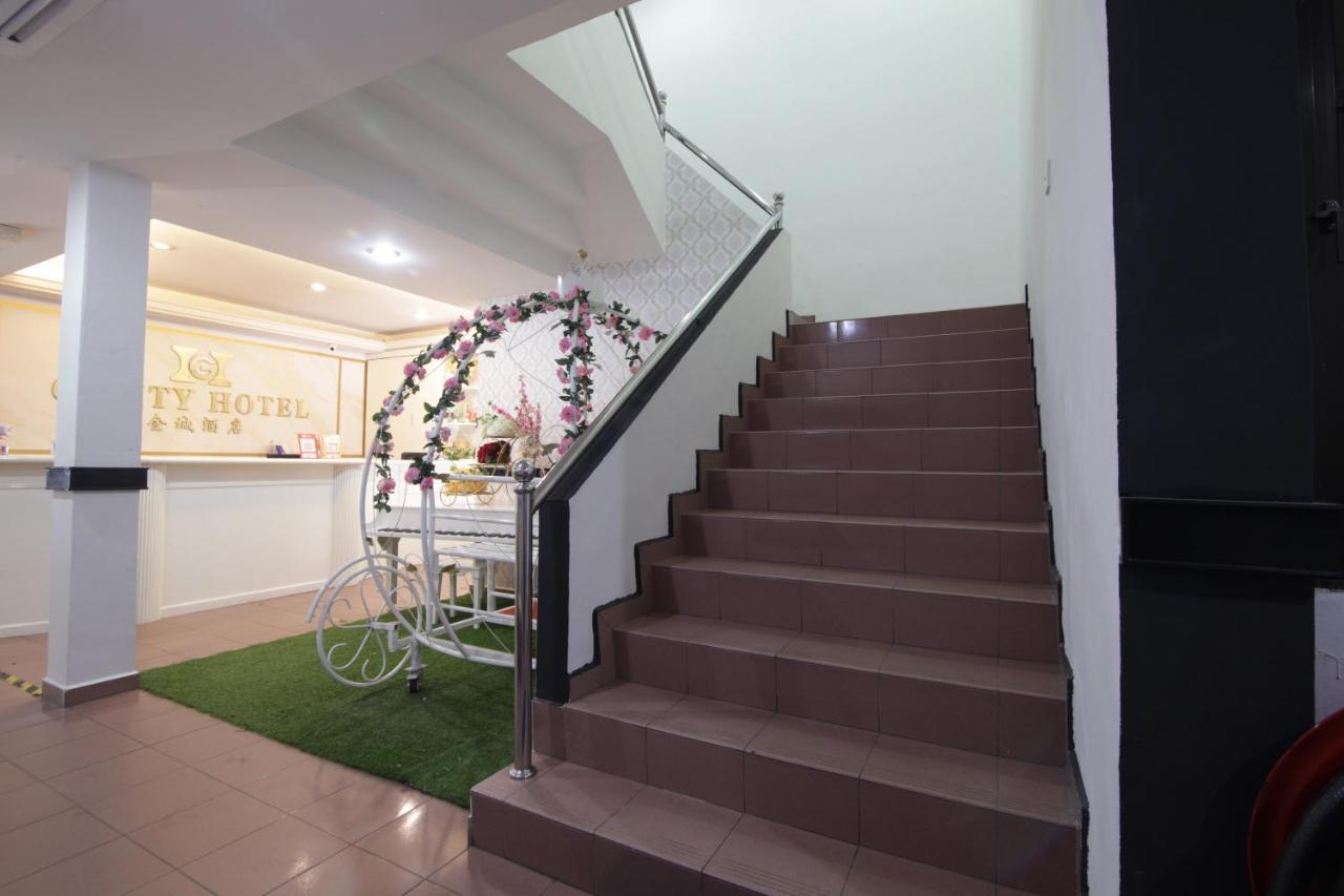 G City Hotel Teluk Intan Extérieur photo