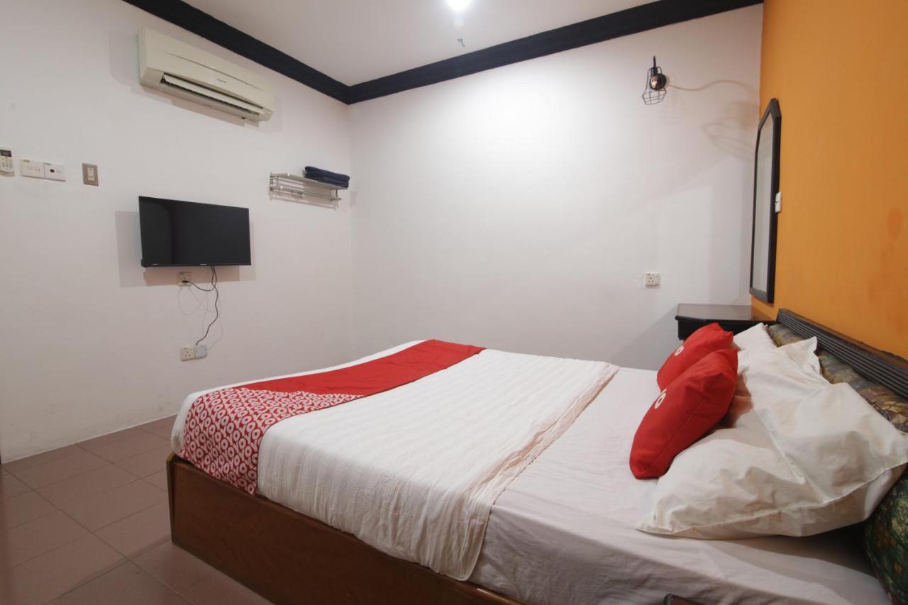 G City Hotel Teluk Intan Extérieur photo